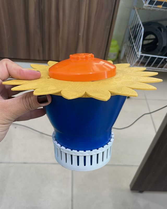 Dosador flutuante de cloro para piscina